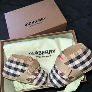 Burberry Newborn shoe
